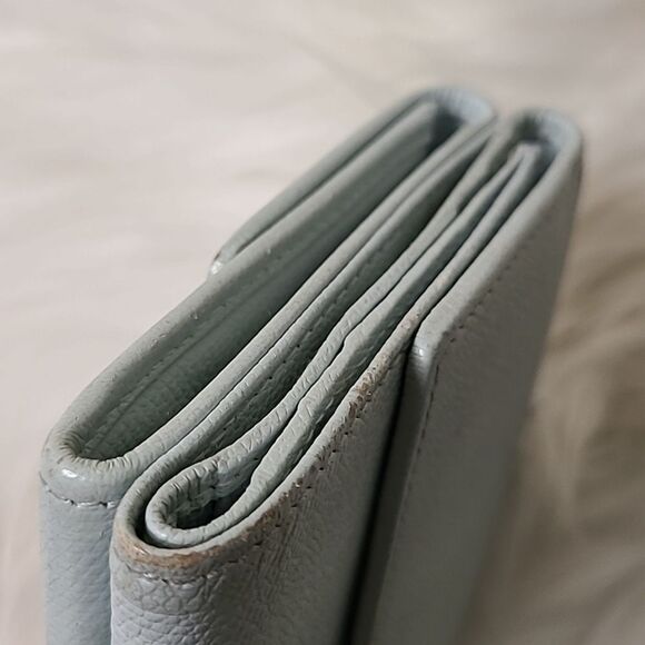 💯 Authentic Chanel Short Wallet 🍀 - Picture 7 of 15